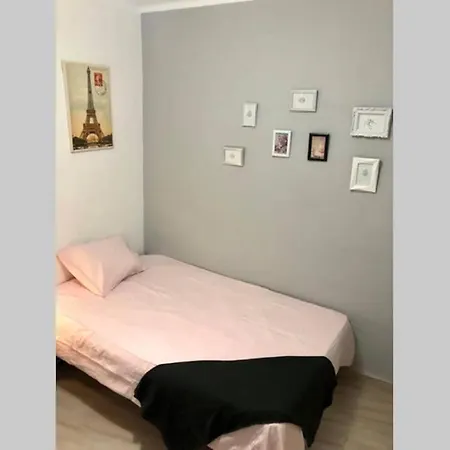 Nueva * Málaga